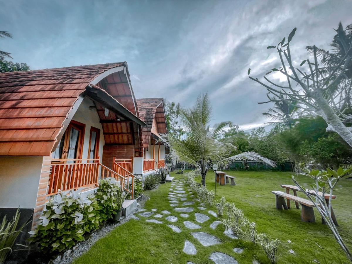 Mertha Sari Resto & Bungalow Klungkung Esterno foto
